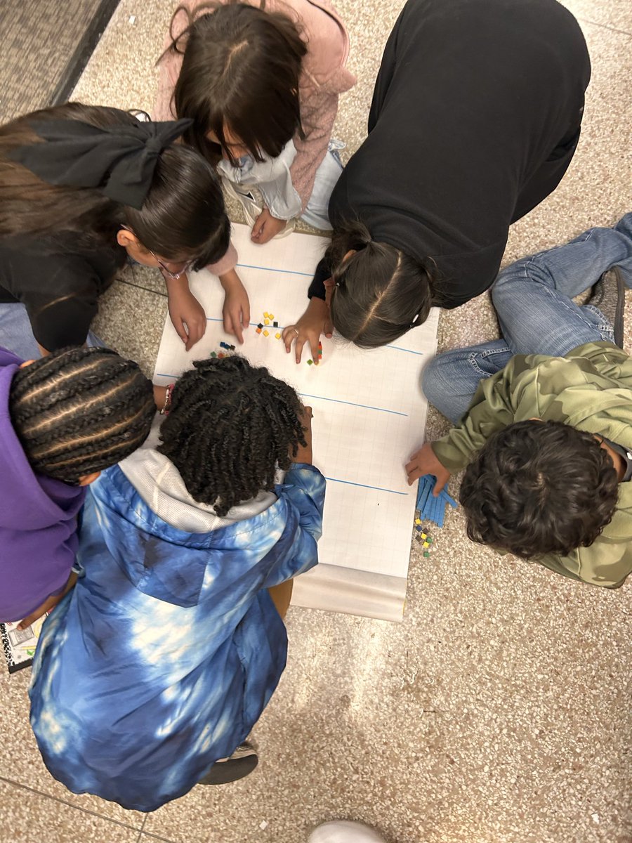 Isaiah26483523's tweet photo. Fifth grade multiplying decimals using base 10 blocks @DowlingTigers #MissionGrowth https://t.co/cWr1nIfGi5