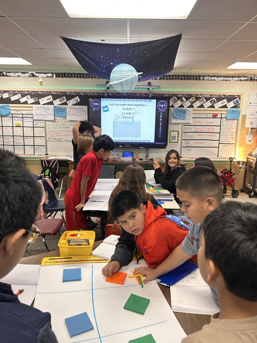 Isaiah26483523's tweet photo. Fifth grade multiplying decimals using base 10 blocks @DowlingTigers #MissionGrowth https://t.co/cWr1nIfGi5