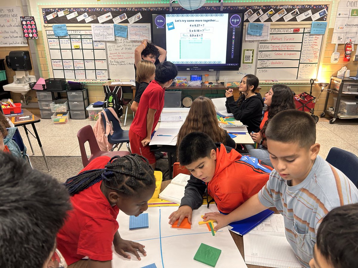 Isaiah26483523's tweet photo. Fifth grade multiplying decimals using base 10 blocks @DowlingTigers #MissionGrowth https://t.co/cWr1nIfGi5
