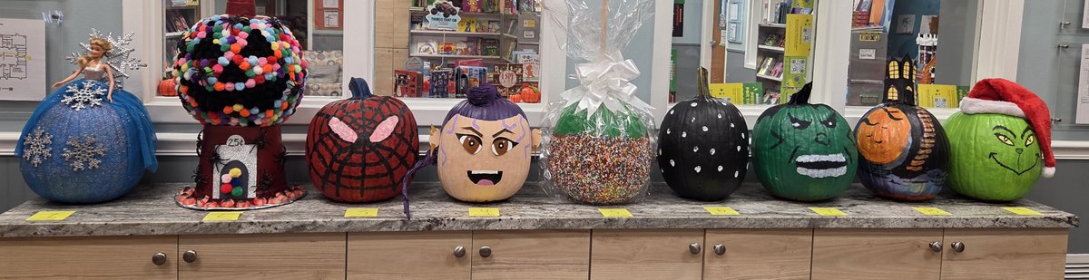 AlexNolte9's tweet photo. Our teachers' creative pumpkin decorations are here! 🎃 Like your favorites on our Facebook page and celebrate their artistry! #CommunityCreative https://t.co/c9ygFAkLFx