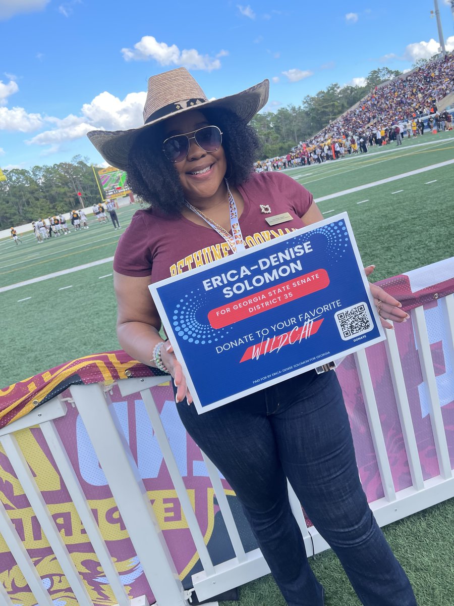 EricaDeniseGa's tweet photo. This #Wildcat had a great time this past weekend at #BCUHomecoming! So wonderful to return to a place where I first learned the meaning of what it means to serve.

❤️💛 &amp; 🩷💚

#NoPlaceLikeHome #HomecomingSeason https://t.co/KagzDpDOQK