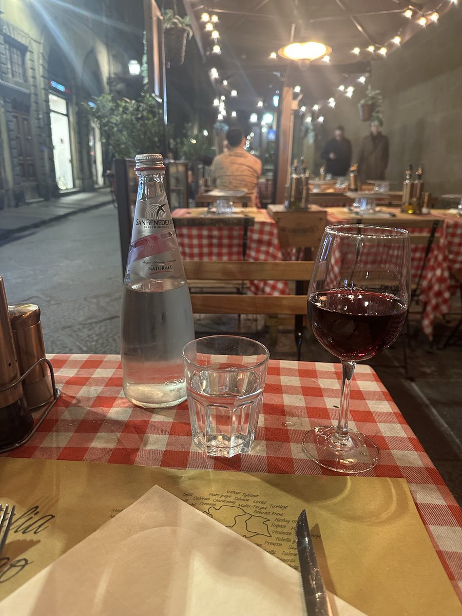 FLORENCE I AM IN YOU!! What a beautiful city 💚.