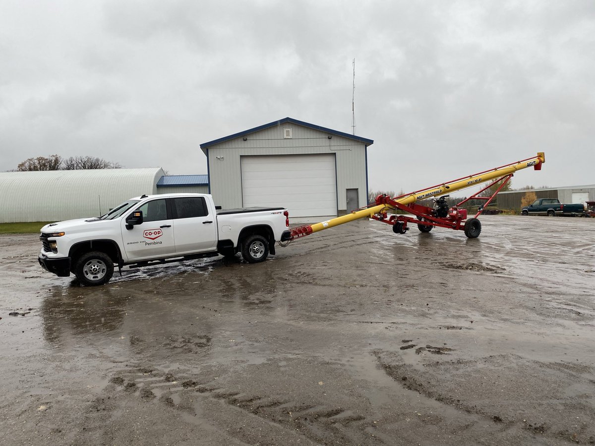A little rain doesn’t slow us down! ☔
Reach out to Scott to learn more about free delivery on transport equipment in MB.

Call Scott at 204-723-0249