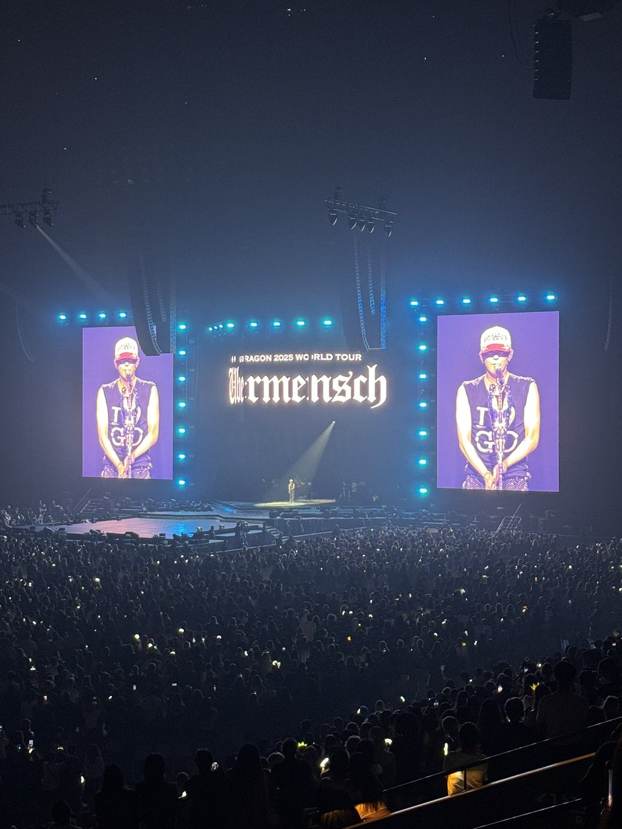 anna_hecova's tweet photo. Übermensch in Paris #GDRAGON #gdragoninparis #GDRAGON2025WORLDTOUR https://t.co/hIKVKHtwqG