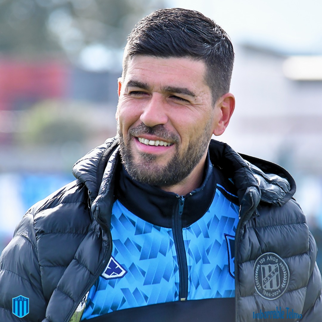 ImborrableTelmo's tweet photo. Marcelo Perugini se desprende del CT de Alfredo Grelak y es el nuevo DT de San Telmo. 
Fue su principal asistente técnico en la campaña 2024.
Firmó este lunes y asume el 10 de noviembre, fecha en la que el plantel retomará las prácticas.
Pretemporada: 11 de enero, Predio Calderón https://t.co/j67wMnqFl0