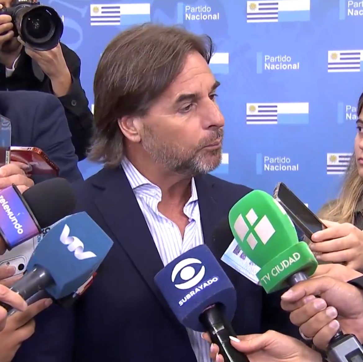 AlfTuitea's tweet image. Me llama la atención como el Partido Nacional se está inmolando por una empresa extranjera.

Podían tomar la postura de dudar y pensar que capaz Cardama nos estafó, pero no, prefirieron poner las manos en el fuego por Cardama.

¿Qué sabrá Cardama? ¿Habrá aportado a la campaña?🤔