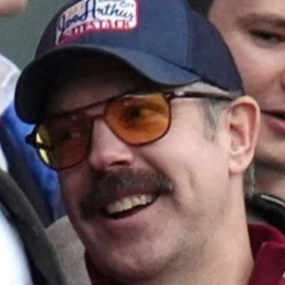 #NewProfilePic
Had to 
He just looks so good 
The smile and sexy grey temples 🥰🥰🥰
#jasonsudeikis