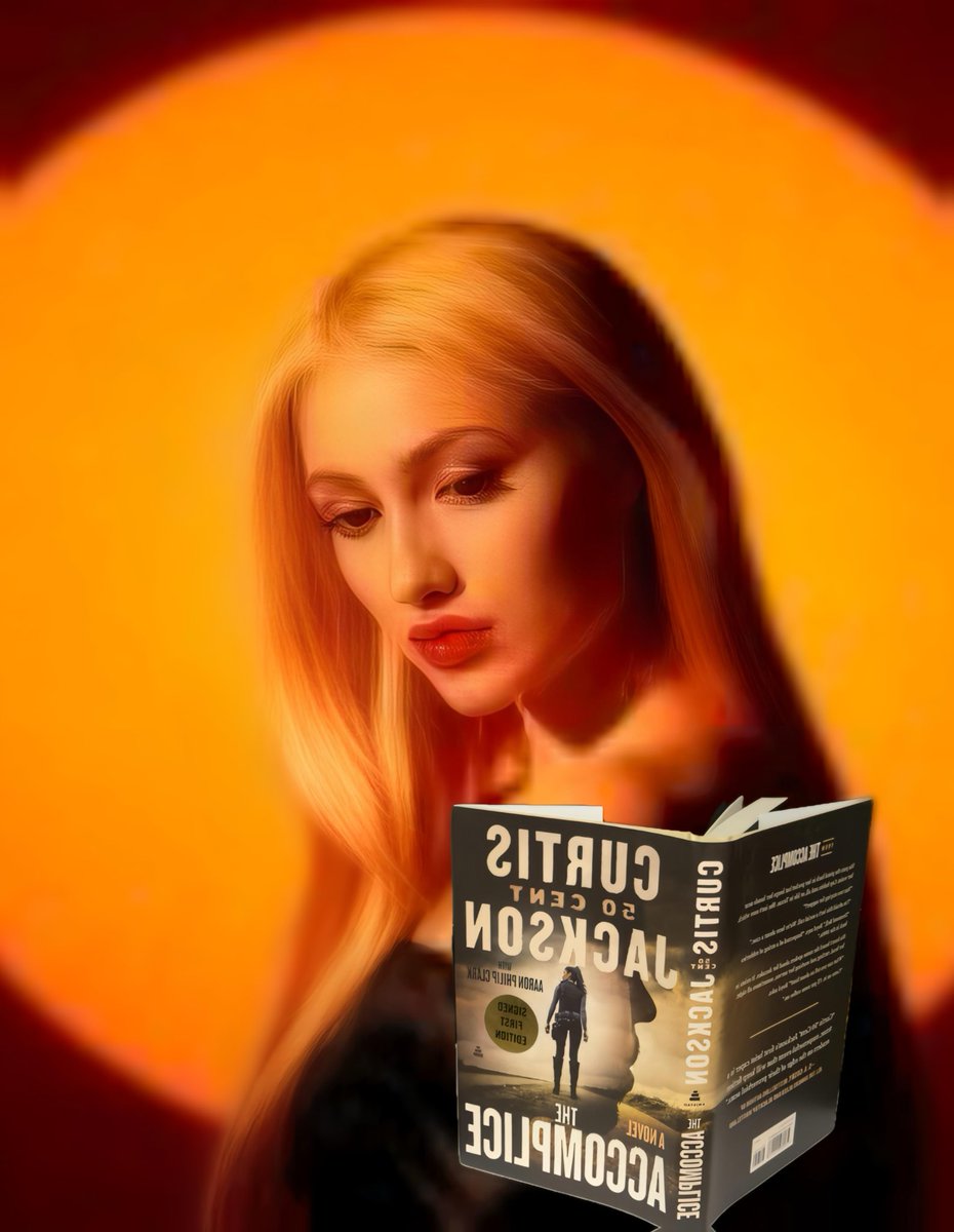 AneMariYi's tweet image. With love for reading &amp;amp; writing ❣️
#BookTime #Accomplice #50cent