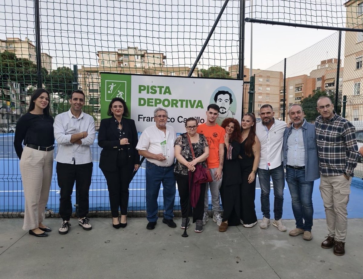 Torremolinos rinde homenaje a uno de sus vecinos, Francisco Castillo, dándole su nombre a unas pistas deportivas municipales.
Francisco, Paco, ha sido impulsor del fútbol sala y propietario de uno de los establecimientos más queridos de nuestra ciudad, Pastelería Castillo.