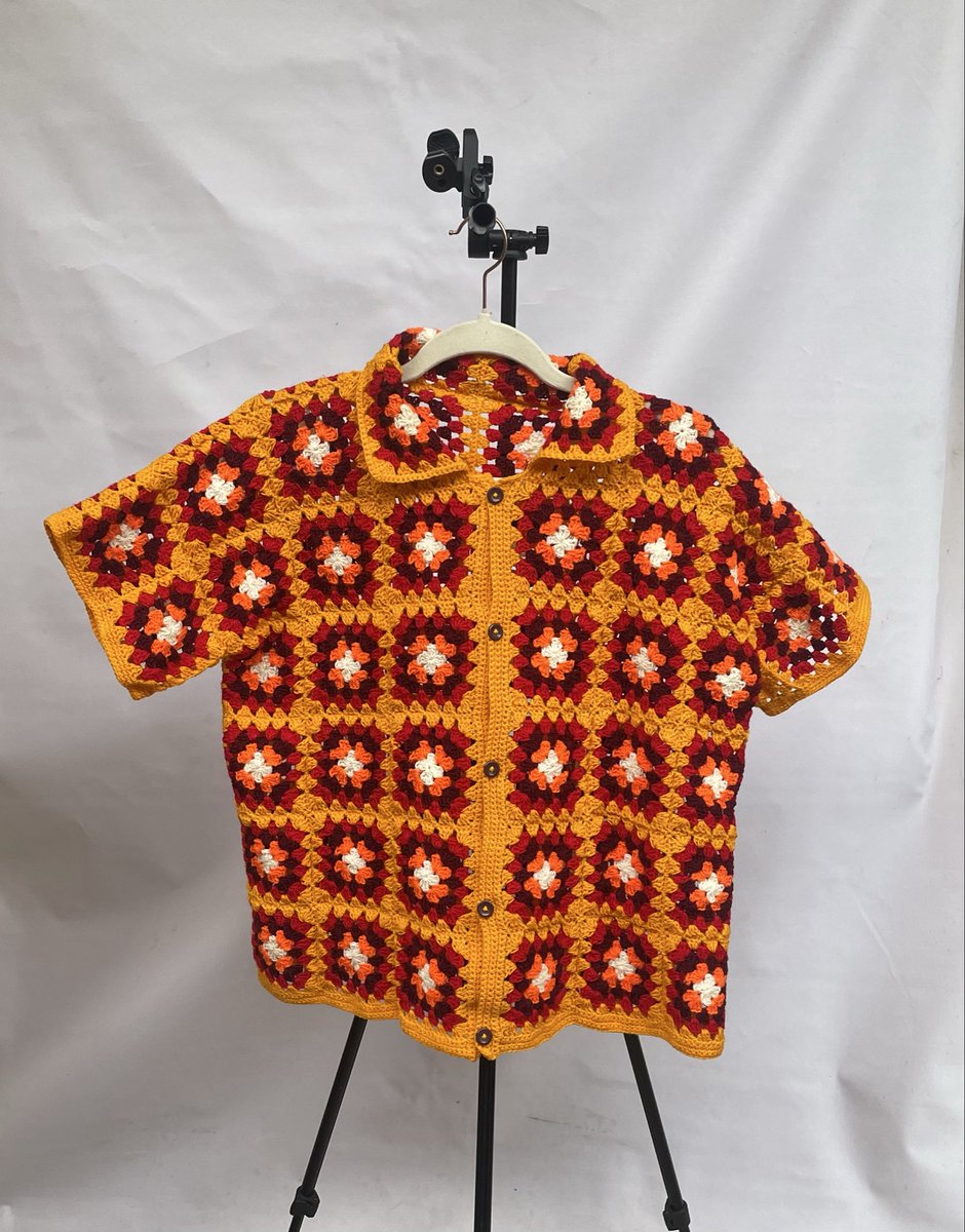 Black and white   or      Multicoloured