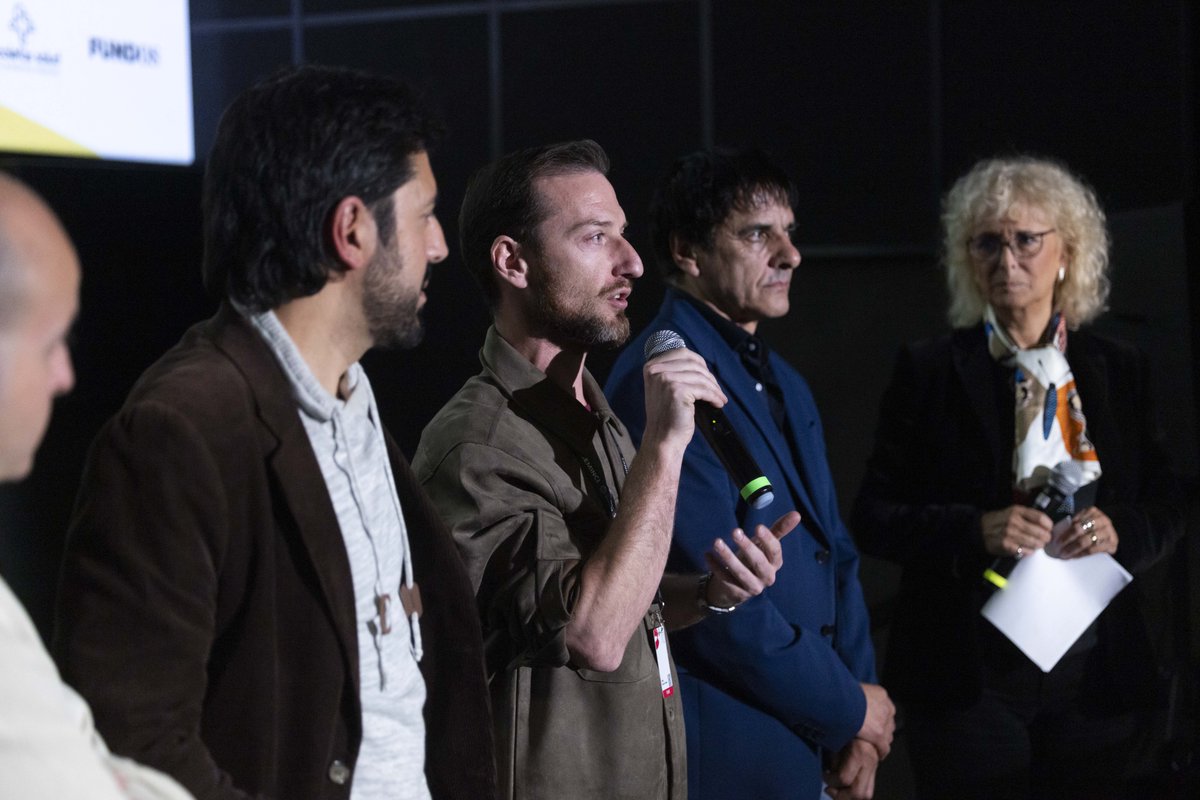 Seminci_oficial's tweet image. ¡No nos podemos quejar de cantera! 😎​

Los seis proyectos en proceso que conforman 𝗤𝘂𝗲𝗿𝗰𝘂𝘀 se han presentado esta tarde en el Broadway: 𝘓𝘢 𝘣𝘪𝘣𝘭𝘪𝘰𝘵𝘦𝘤𝘢, de 𝗖𝗮𝗿𝗹𝗼𝘀 𝗭𝗮𝗹𝗮𝗺𝗮; 9 𝘮𝘶𝘫𝘦𝘳𝘦𝘴 (𝘦𝘯 𝘦𝘭 𝘣𝘰𝘴𝘲𝘶𝘦 𝘭𝘢́𝘤𝘵𝘦𝘰), de 𝗔𝗹𝗳𝗼𝗻𝘀𝗼…