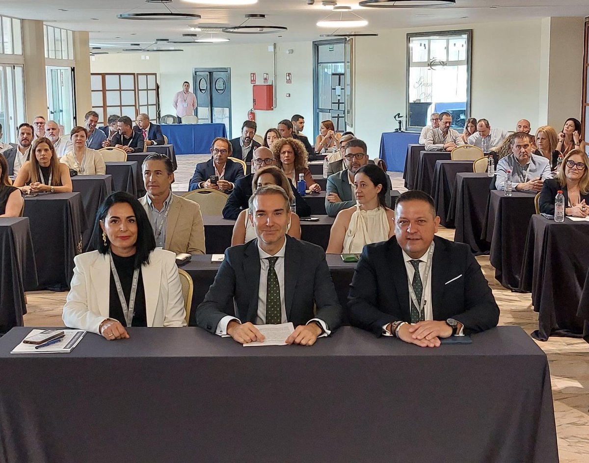 AsocInfope's tweet photo. 1️⃣
🏁 Concluye el IV Congreso Andaluz de INFOPE en #Almería, con más de 70 centros de formación de toda Andalucía unidos para seguir impulsando el futuro de la #FPE.
🤝 Innovación, liderazgo y colaboración al servicio del empleo.

📸 #INFOPE2025 #FormaciónProfesional #Empleo https://t.co/LsWgZ0zW16