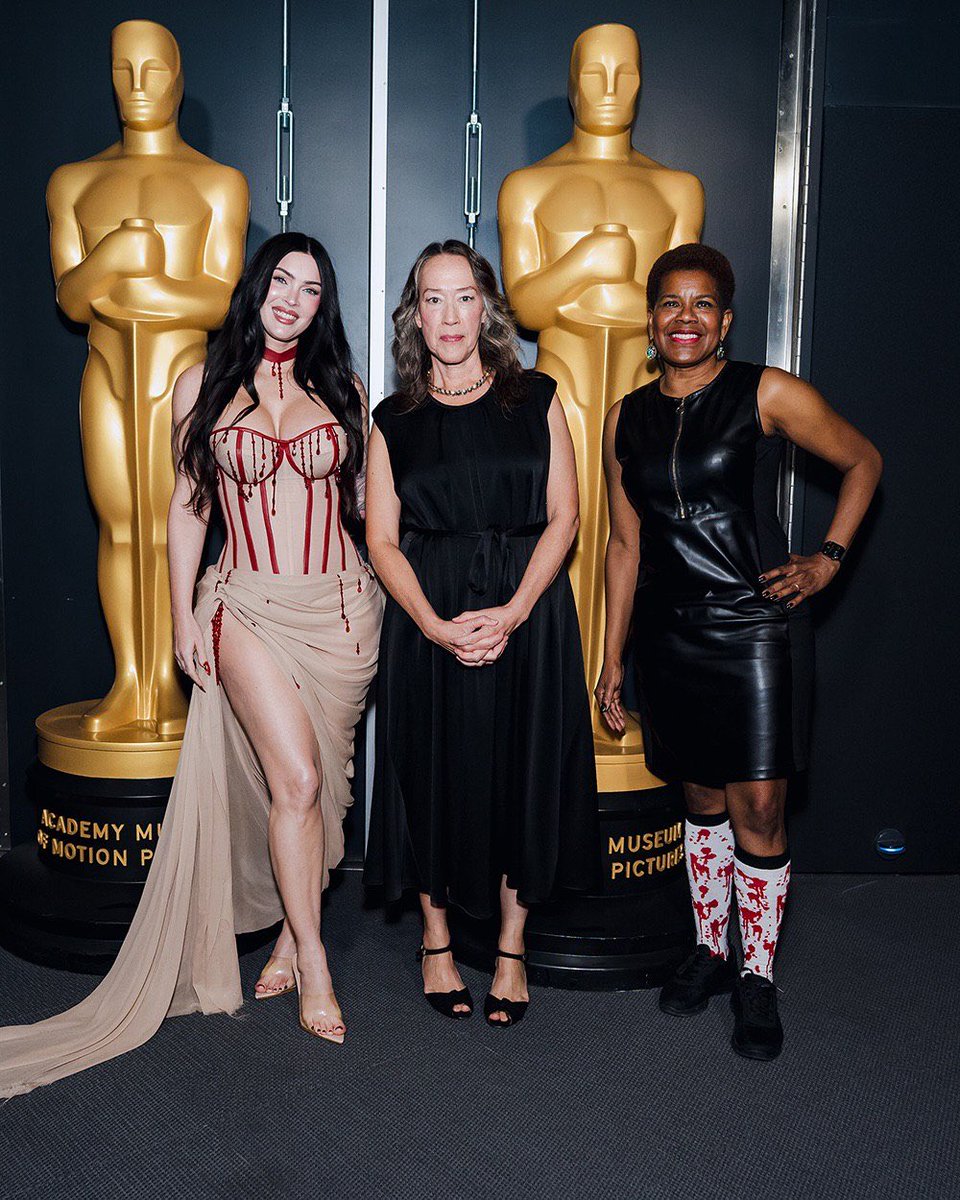 Jennifer Check has returned for one night 🩸

#meganfox and director Karyn Kusama reunited for a special screening of Jennifer’s Body at the Monster Mash event, taking place at the David Geffen Theater in the Academy Museum of Motion Pictures in Los Angeles on October 25, 2025 ♡