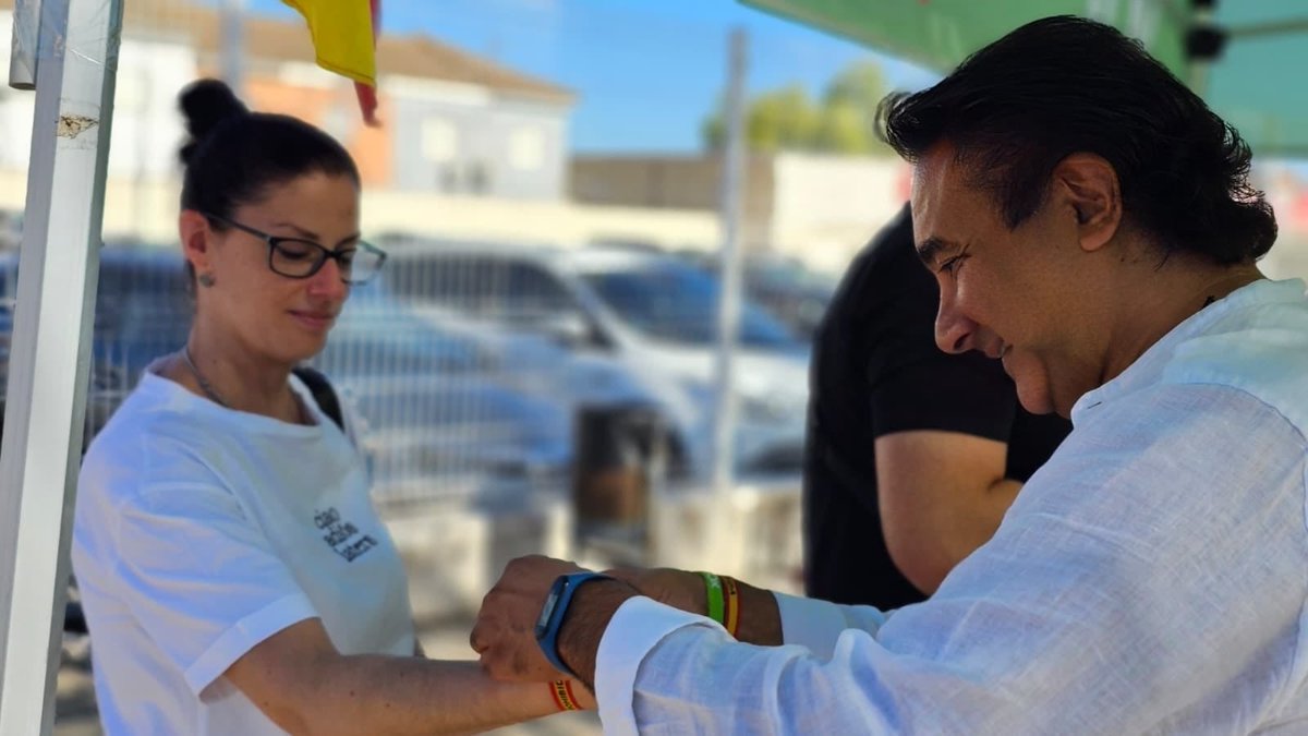 VOX Olivares tweet media
