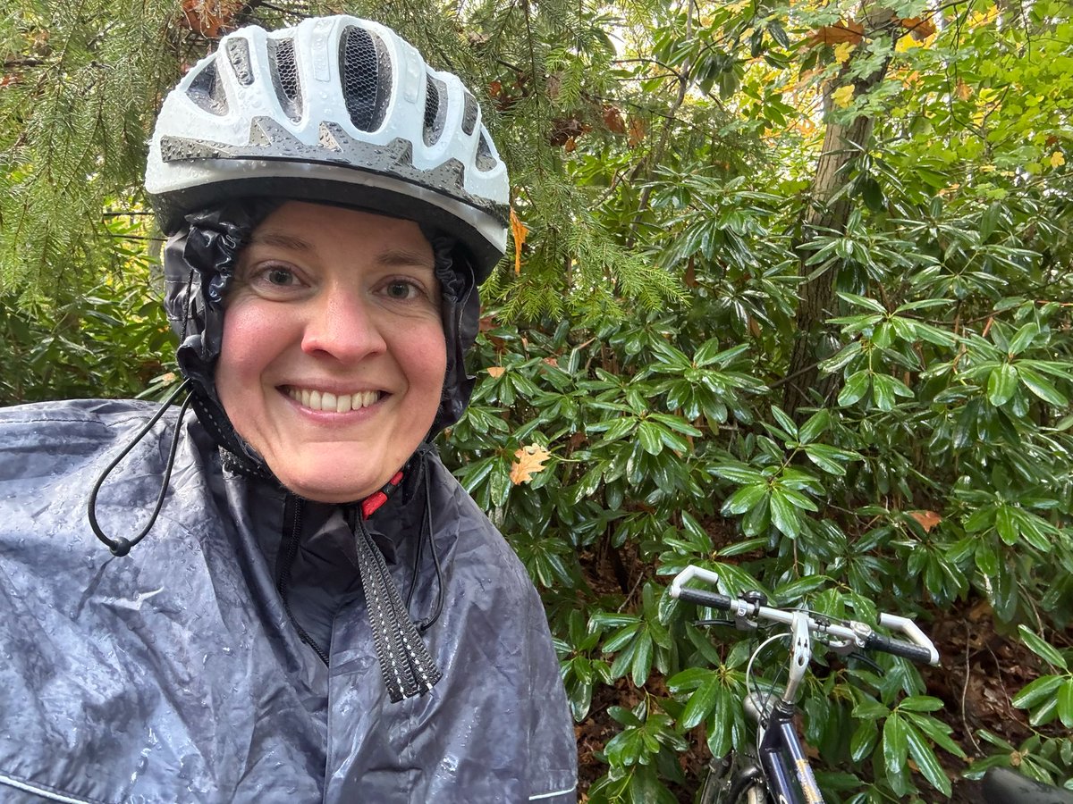 ErlijnG's tweet photo. 🚲 I really enjoyed my 30-minute cycling trip today: fresh air, good for mind and body, and better for the environment than driving a car.
Here in the Netherlands, we say: there’s no bad weather, only bad clothing.
#cycling #makeapositivedifference #sustainableLiving https://t.co/3Sf1z9WM8W