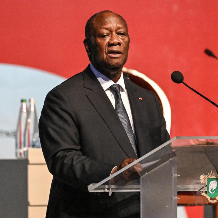 Fildişi Sahili'nde yapılan seçimlerde, 14 yıldır görevde olan 83 yaşındaki Outtara oyların %89'unu alarak yeniden Cumhurbaşkanı seçildi.

Outtara'nın rakiplerinden eski Cumhurbaşkanı Gbagbo, Uluslararası Ceza Mahkemesinde yargılandığı için aday olamadı.