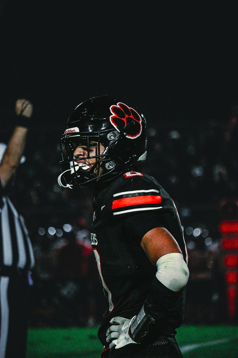 (updated offense film!!)
6’3,193 lbs 
11 TDS 
(RB/Wr/Slot work!) 🔥🔥
shifty physical and can go get the ball Tap in!!🔥
‼️ hudl.com/v/2T0gip ‼️