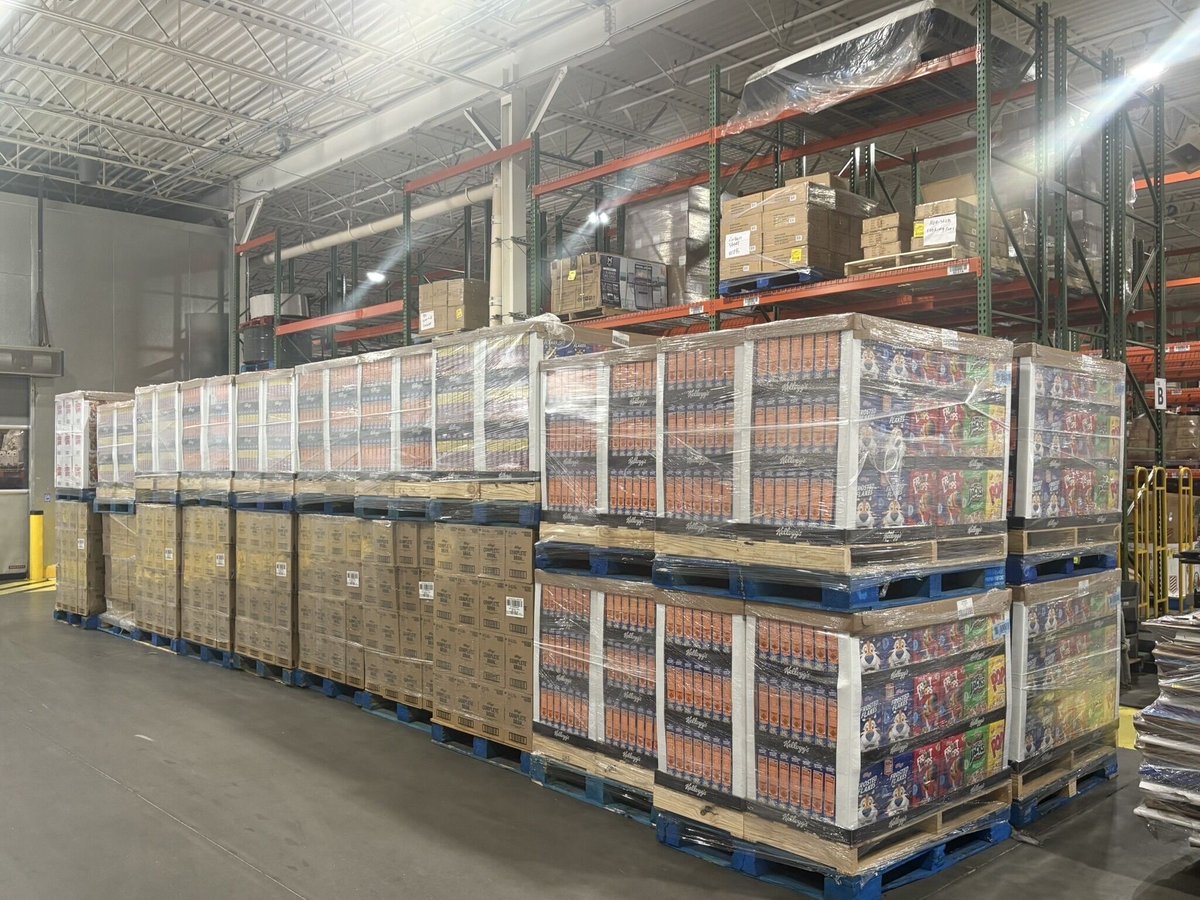 IslandHarvest's tweet image. This is what 55 pallets of donated cereal looks like – thank you @FeedingAmerica for the donation!

#IslandHarvest #FeedingAmerica #EndHunger