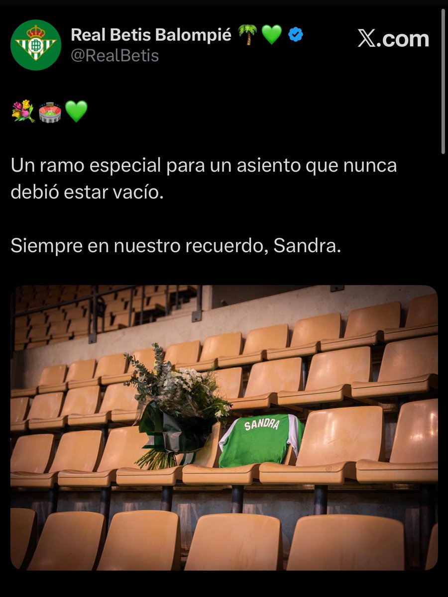 ElMagoBotas_'s tweet photo. Club y afición a la altura de las circunstancias.

Orgullo de club y orgullo de afición.

Nunca te olvidaremos, Sandra. https://t.co/l1HvhEmkxO