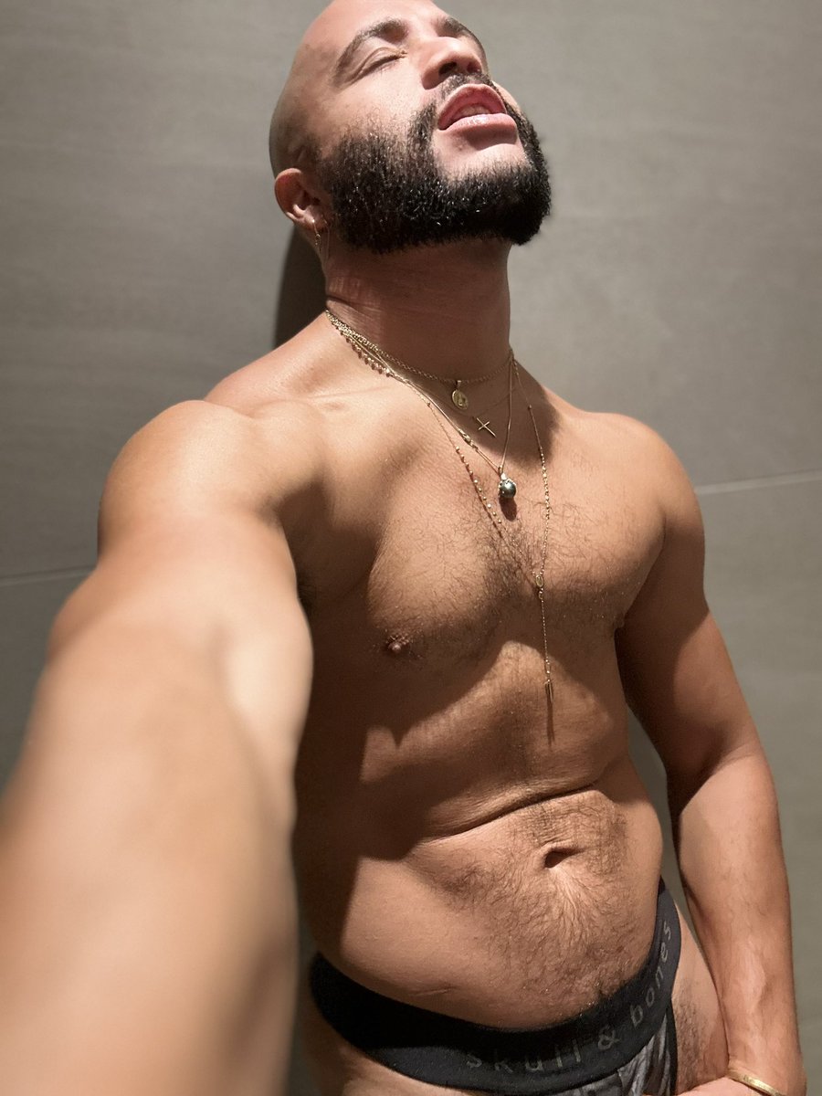 Touch my body 🍯
