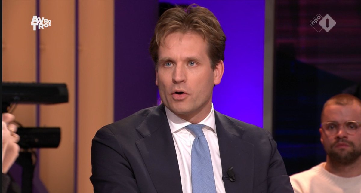 Karremans claimt voor de VVD het thema economie. Een hele eigenaardige claim als je bedenkt dat de VVD de energietransitie heeft vertraagd, heeft bezuinigd op onderwijs, geen progressie heeft geboekt op het stikstofdossier en verantwoordelijk is voor zwalkend overheidsbeleid.