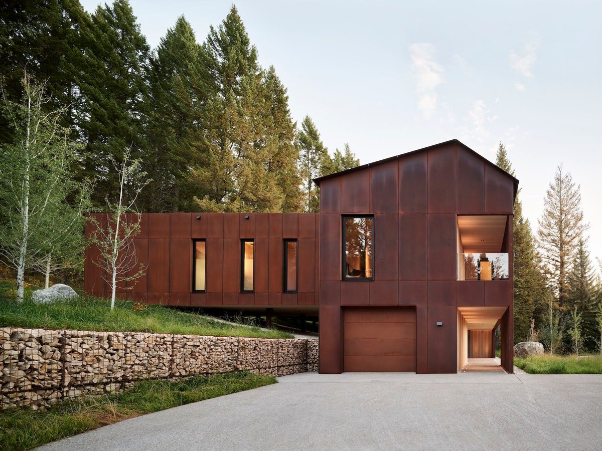 Archello's tweet image. Caju by CLB Architects is a minimal alpine retreat in Wyoming that embodies simplicity, durability, and low-impact living.
buff.ly/nzfiO0i 

#WeatheringSteel #SustainableArchitecture #MaterialIntegrity