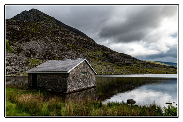 photos_dsmith's tweet photo. Even during #moody #weather like this #image of #llyn #Ogwen, #eryri #Snowdonia #NationalPark a #lake in #NorthWales. it is still one of the most #picturesque areas of #europe @visit_snowdonia @visitsnowdonia. Shot using @UKNikon. More #photography at https://t.co/VilcfnO0ps https://t.co/iKGicJFeBh