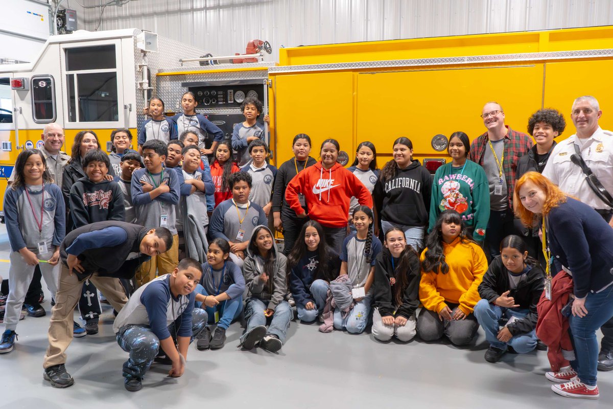 SpringdaleCofC's tweet image. Our Marshallese Youth Initiative students spent the day learning what it means to serve their community.
The group toured the Springdale Police to learn how teamwork keeps our city safe. They then visited the Springdale Fire, exploring fire trucks, equipment, and more.