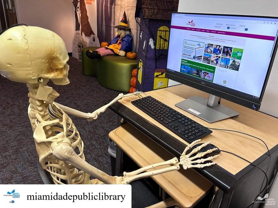 #repost @miamidadepubliclibrary
It’s spooky season at #MDPLS!
👻🎃👻🎃
#SpookySeason #FloridaLibraries #Halloween
