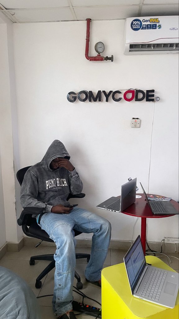 healerexe's tweet image. 4 months ago, I started my Data Analytics journey 🚀
From zero to building dashboards in Power BI, DDL, DML, and DQL using SQL, and Excel—it’s been wild!
Now it’s time to start sharing my projects, insights, and lessons learned so far.
Let’s grow together 💪
#DataAnalytics #SQL