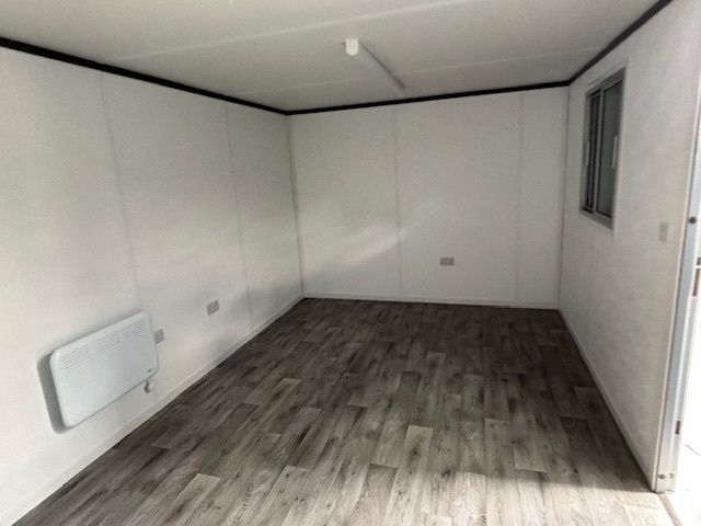 📍 Collection from Stoke-on-Trent - Available in our upcoming Plant Auction – Tuesday, 4th November.

Brand new, unused 20FT Grey Anti-Vandal Cabin Unit with electrics and pallet fork points

Register to bid today!

cva-auctions.co.uk