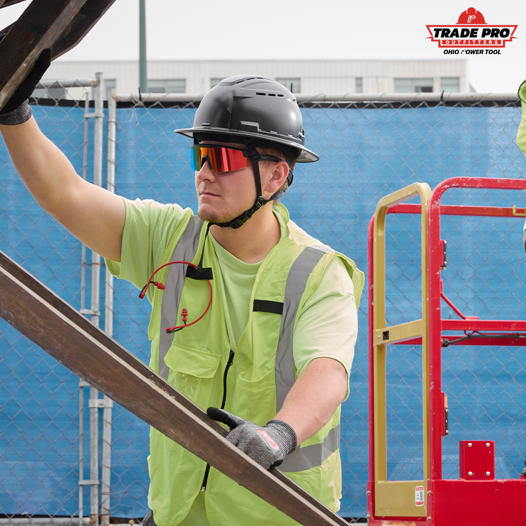 OhioPowerTool's tweet image. The NEW @MilwaukeeTool&apos;s Wrap Around Safety Glasses (48-73-2506), for $44.97, are built for real-world wear, tough, clear, and comfortable. Red Anti-Scratch Lens. ANSI Z87+.
Shop Now: ohiopowertool.com/milwaukee-tool…
...
#MilwaukeeTool #OhioPowerTool #SafetyGear #WeKnowTools