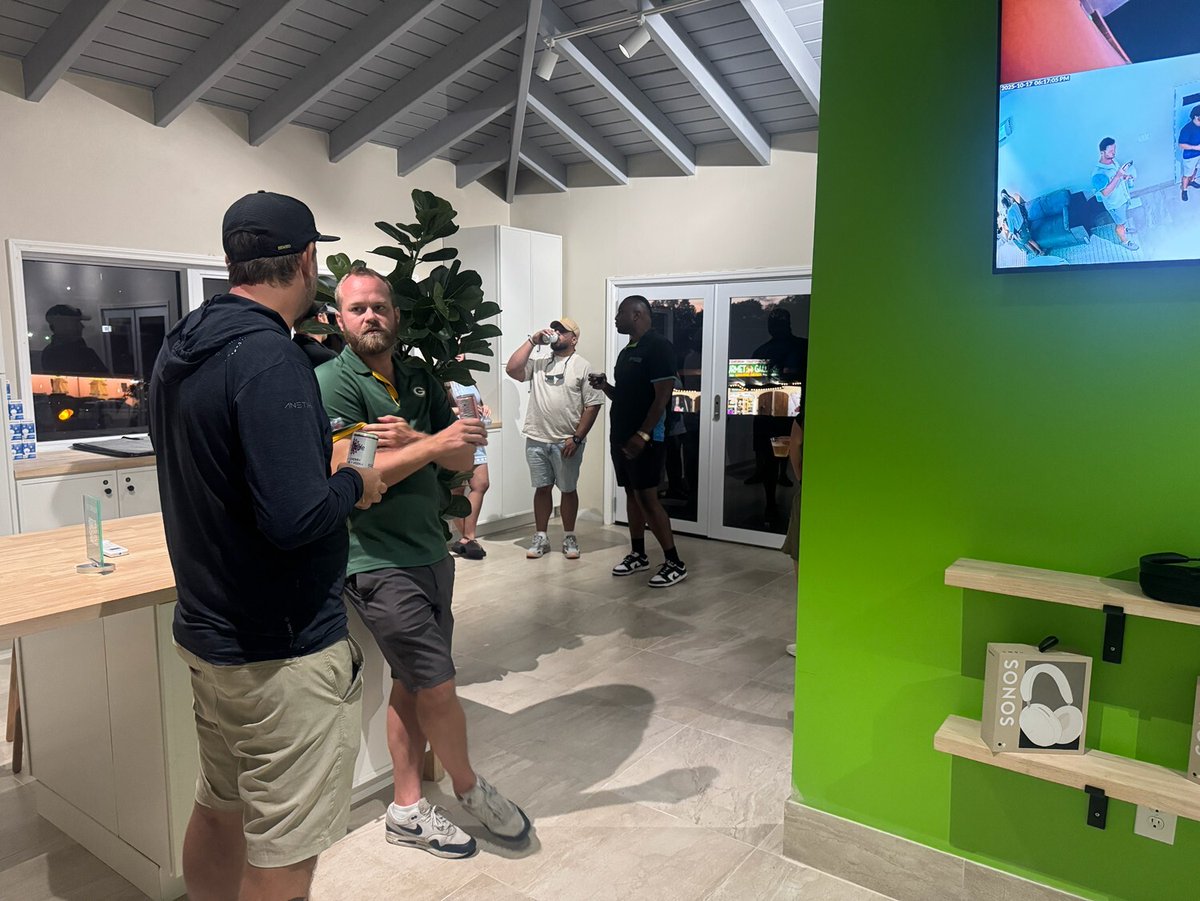 ProSolarAmerica's tweet image. We’ve moved into a brand new modern showroom and retail store: 9713 Estate Thomas, Charlotte Amalie, St. Thomas, 00802. Across from Havensight, above the American Red Cross.

📞 340-201-4752
🌐 prosolarcaribbean.com

#ProSolarCaribbean #StThomasSolar