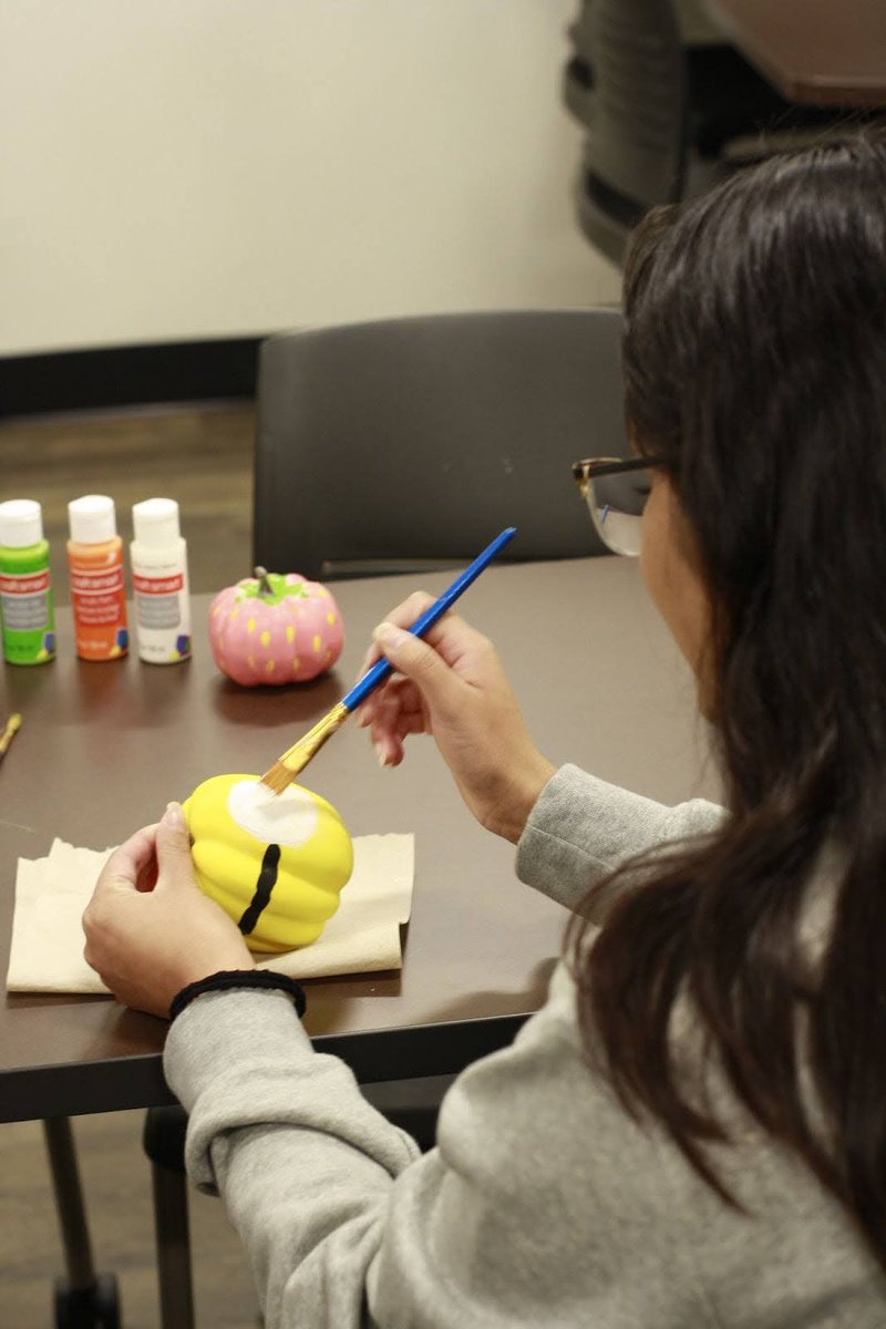 EvCClife's tweet image. 🚨 ATTN: Sasquach Sighted on Campus!!! 🚨 Oh wait, that’s just Sassy-squach 😆💅

🎃 Save the Date for EvCC’s Annual Halloween Club Fest!** 🎉

🗓️ Date: Thursday, October 30  
🕛 Time: 12 PM - 3 PM  
📍 Location: Jackson Conference Center  
#EvCC #EverettCommunityCollege