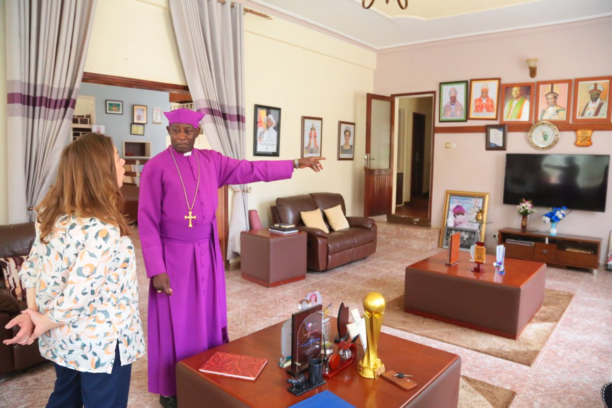 It was a great pleasure to host Ms. Kristen Barrendo, the Executive Director of the Anglican Relief and Development Fund (ARDF), at my office in Namirembe today.

Ms. Barrendo is new in her role as Executive Director of ARDF, and I was delighted that her first official field