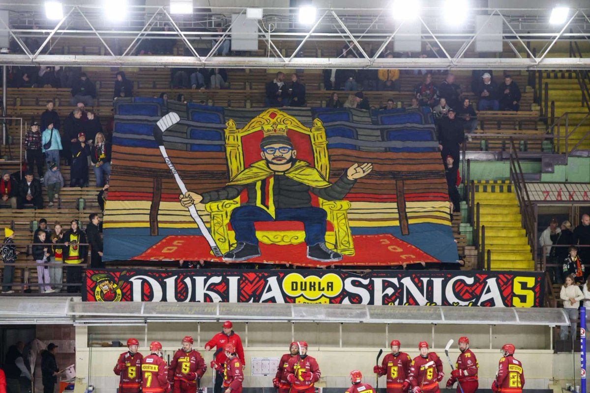 Takejto pocty sa mi dostalo, aj som samozrejme podakoval. Tu na X vsak trochu inak. Cele to je zazrak a viem, ze dlho nevydrzi, nase stadiony su v katastrofalnom stave a robit na nich moderny hokejovy zazitok je nemozne a politici tu od 89 neurobili ani 💩. Len sa tu potlapkavame