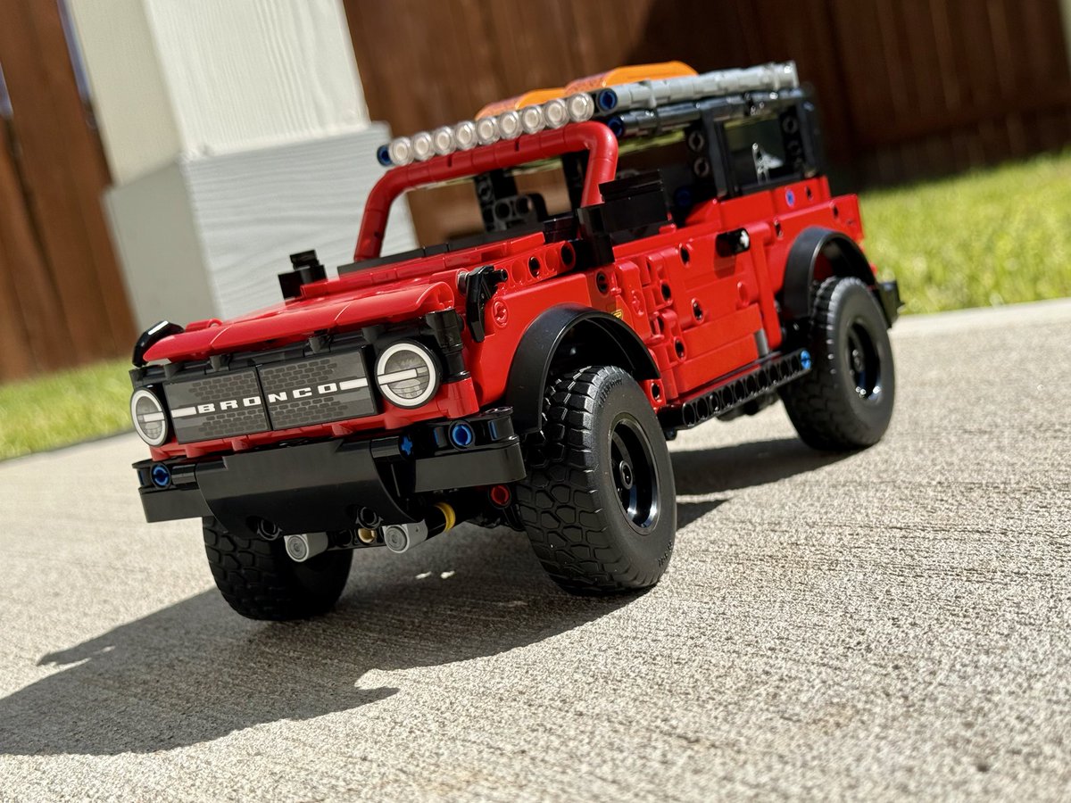 MahoganyMonro's tweet image. Just finished 🔥

 🐎 🐎 🐎 🐎 

#FordBronco #Bronco #Legos