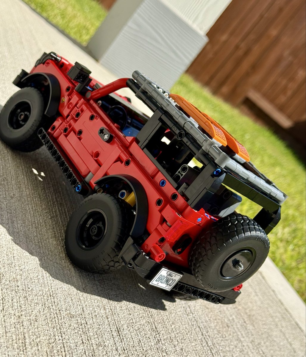 MahoganyMonro's tweet image. Just finished 🔥

 🐎 🐎 🐎 🐎 

#FordBronco #Bronco #Legos