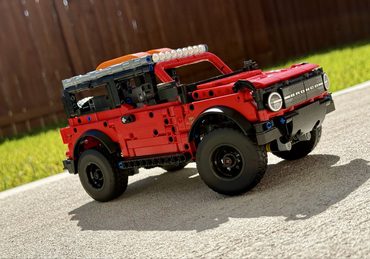 MahoganyMonro's tweet image. Just finished 🔥

 🐎 🐎 🐎 🐎 

#FordBronco #Bronco #Legos
