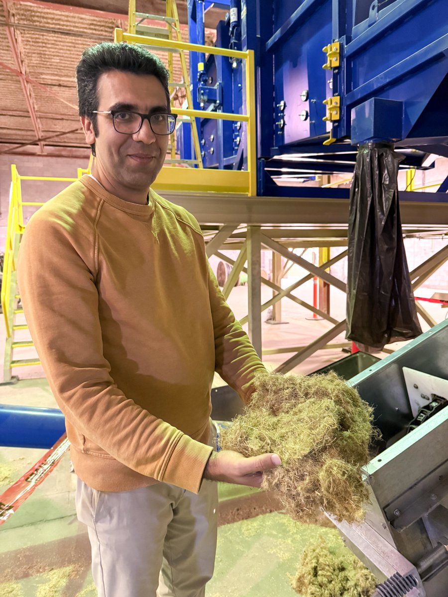 PrairieCleanEn's tweet photo. Fired up! Literally. 🌾

Big milestone in Weyburn today as we fired up and tested our flax processing equipment for the first time.

Dr. Mahmood Ebadian held the first flax fibre and shive samples, marking an exciting step toward full production.

#PCE #Weyburn #Sustainability https://t.co/VsW9Q2dqJQ