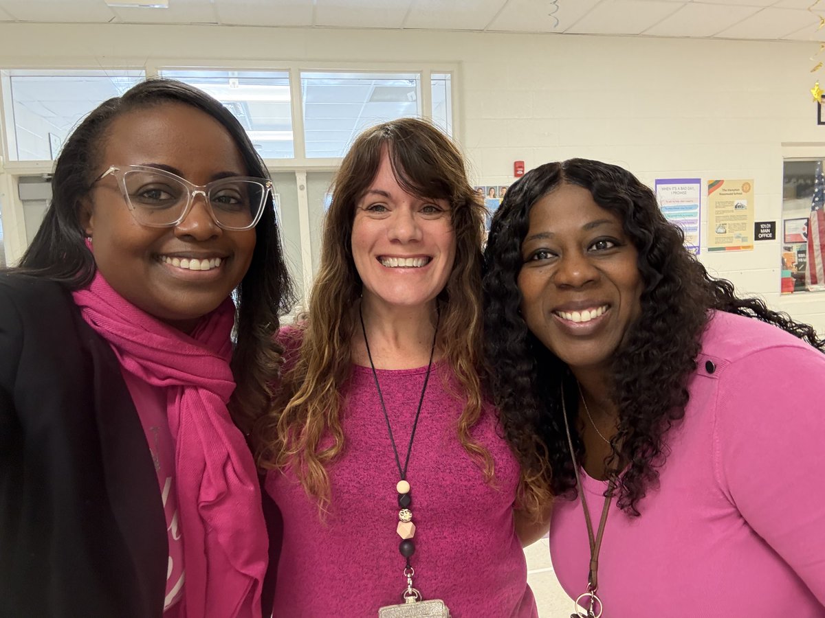 mrsj_cohen's tweet image. In pink 💕 for #BusSafetyWeek and Breast Cancer Awareness month! We treated our bus drivers all week! Grateful for their collaboration and ensuring the safety of our students @HES_HCS @Transport_HCS @DebbieSkaggs8 @LaTosha0131 🚌 #HamptonProud 💛💜🐝