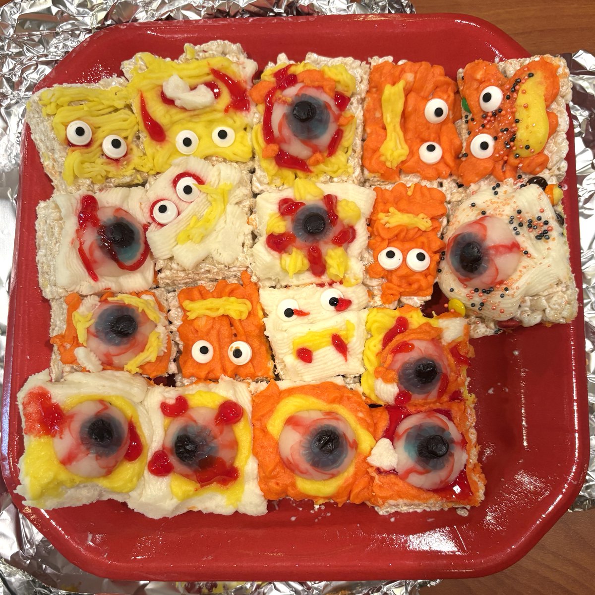 CommunityHS's tweet image. The Baking Club kicked off this week with fun holiday themed treats. Students have been dressing in &quot;theme&quot; all week, and we can&apos;t wait to share the photos later.