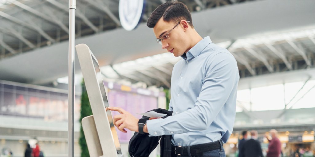 JetManPay's tweet photo. Los pasajeros quieren viajar al ritmo digital: sin filas, sin papeleo y con todo desde el móvil 📲. Piden procesos aeroportuarios más ágiles y el 42% sueña con un boleto único para todo su trayecto.

¿Listos para una experiencia 100% digital?

#SmartTravel #Aviación https://t.co/dq1zbm66Ud