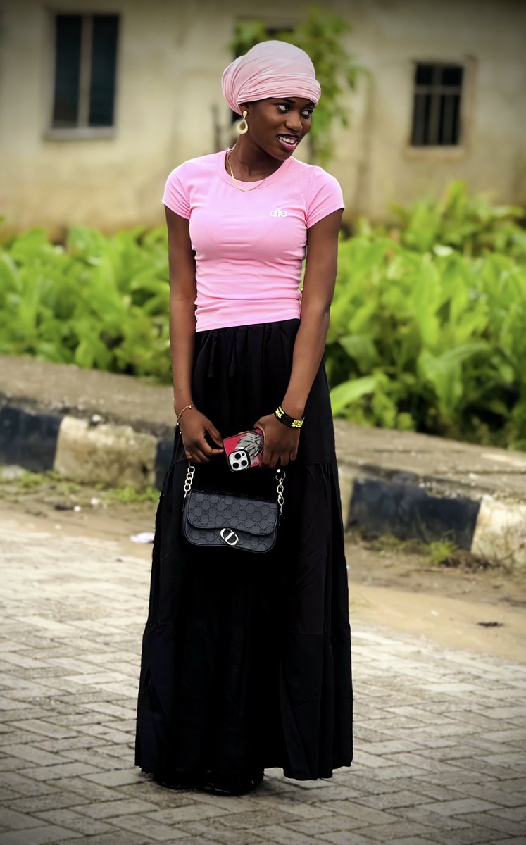 Godfirst_design's tweet image. Picture vs design 
I create birthday flyers that makes people jealous you 

Slide to my DM
Don&apos;t worry I gat you!
#كاريزما76 #birthdaygirl #DesignCommunity #LoveYourW