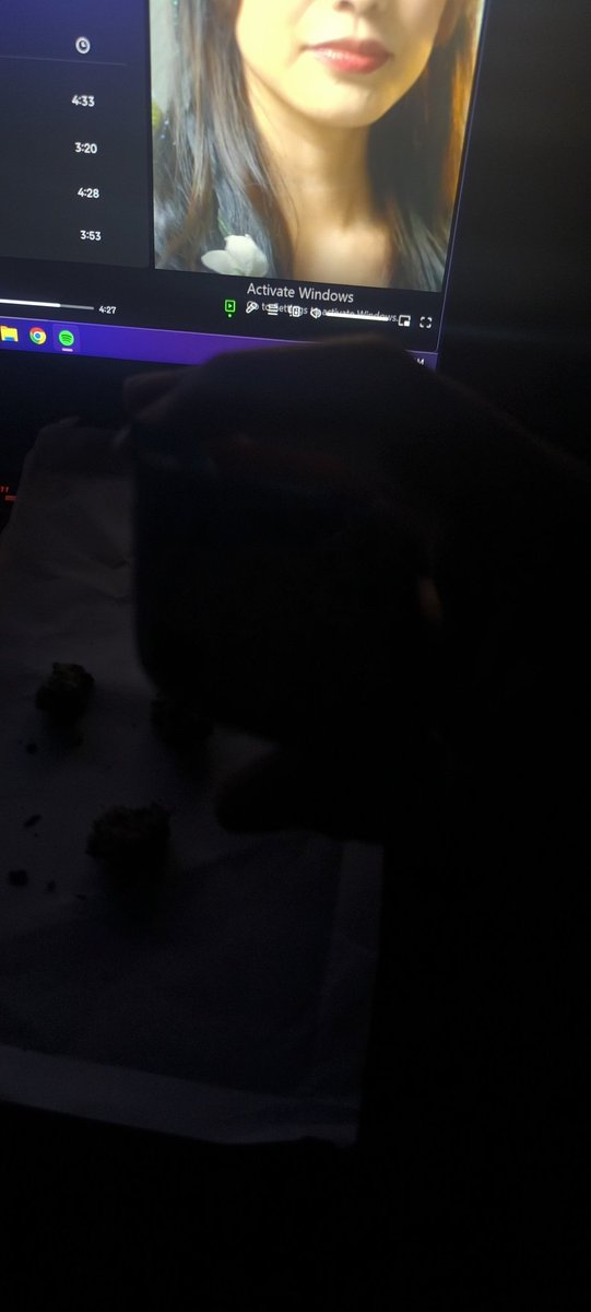 Flinnxy's tweet photo. When life fvck you up, take a kush and lets take that shit https://t.co/joNRXhYCZp