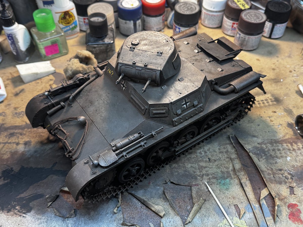 PopeOfPlastic's tweet photo. Completed Panzer 1 in 1/16 scale. Fun kit, good detail, not so good instructions. #tank  #armor #WW2 https://t.co/1fkX1gi1Zm