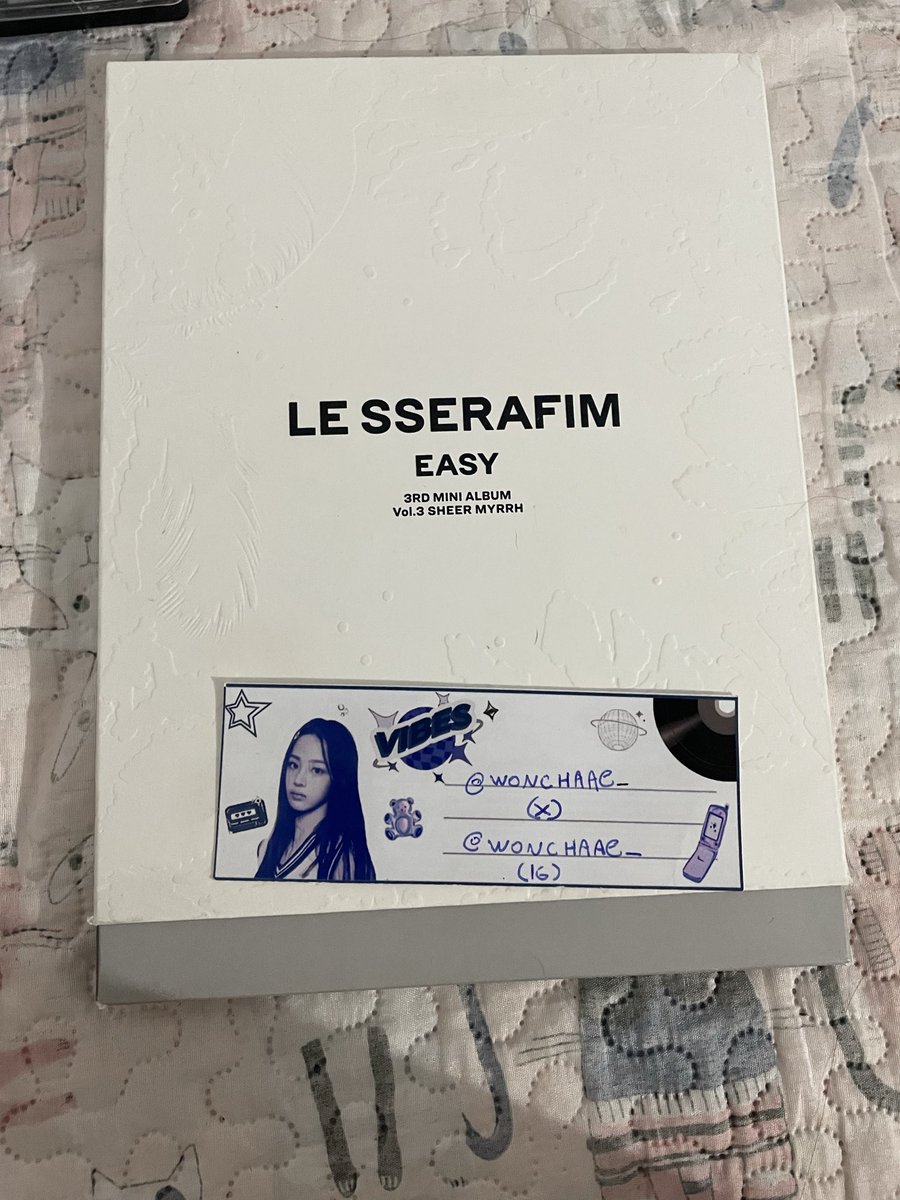 wonchaae_'s tweet image. Vendo/Venda álbum Le sserafim easy 3rd
 
R$60 + frete calculado
 
Vem com todas as inclusoes menos o photocard

Prio para pag imediato
Reservo apenas com certeza de compra

Ele possui uma pequena sujeira na frente e umas marcas de caneta atrás

+infos