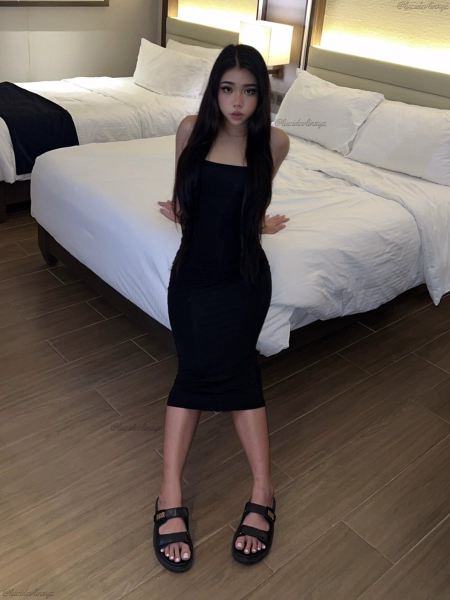 lucidevlinxyz's tweet image. free pic if u stop scrolling and say hi ♡