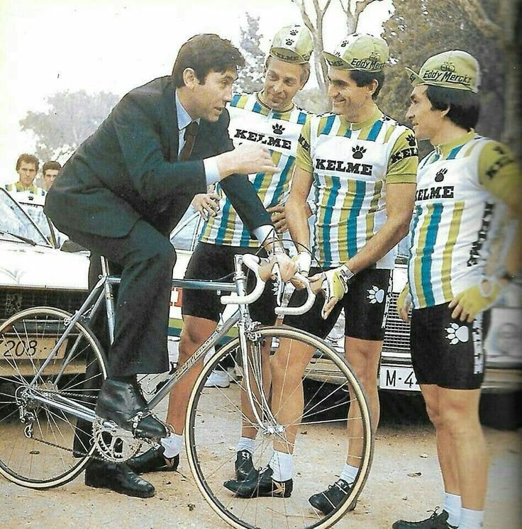 📸 KELME y MERCKX, 2 grandes🧐
x.com/Eurosport_ES/s…