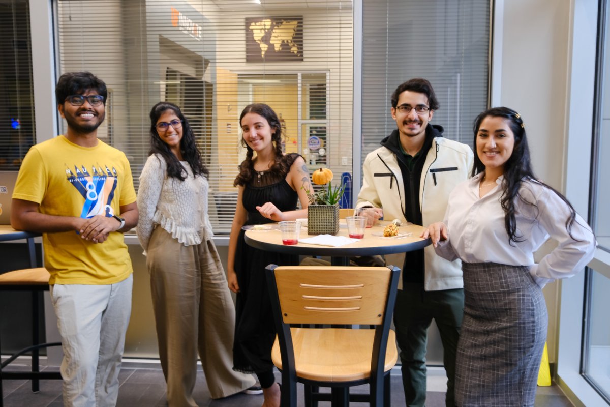 UFAccelerate's tweet image. Things got spoOoky at our #HubSweetHome today! 👻

What better way to kick off Halloween week than with a Hub House Halloween party? No tricks here, just treats from this crew! 

Huge shoutout to everyone who showed up, dressed up, and repped their Hub House. 🦇